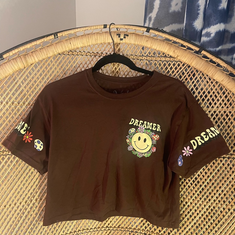 ✌️☮️Adorable Dreamer Smiley Retro Cropped T Shirt Size M Brown 😁🍄